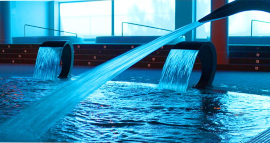 Chorros y burbujas para relajarse después de hacer senderismo en el peñón de Ifach