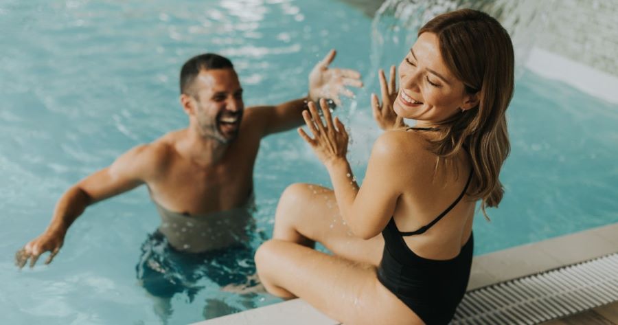 Piscina activa en un spa bien elegido