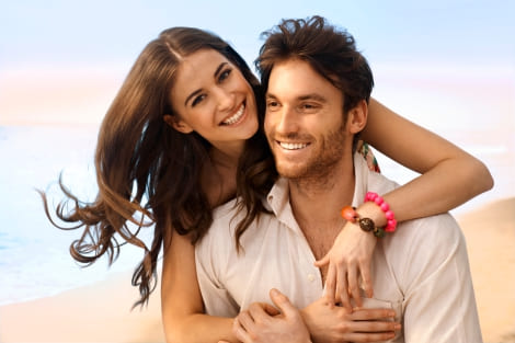 Pareja disfrutando de una experiencia en Valencia