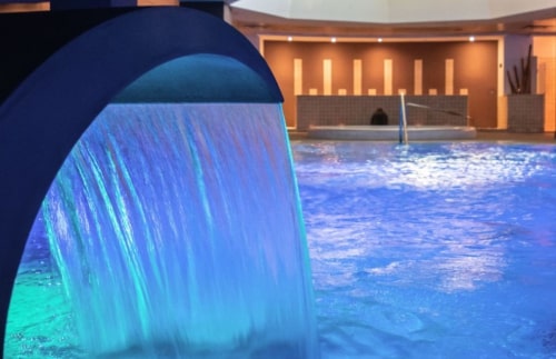 Cascada en la Piscina dinamica del Spa Diamante Beach Calpe