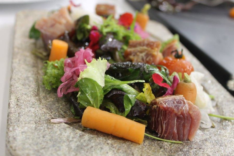 Experiencia gastronómica en restaurante Ampar