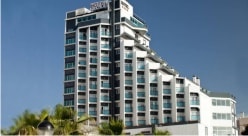 Hotel Familia Gallo Rojo