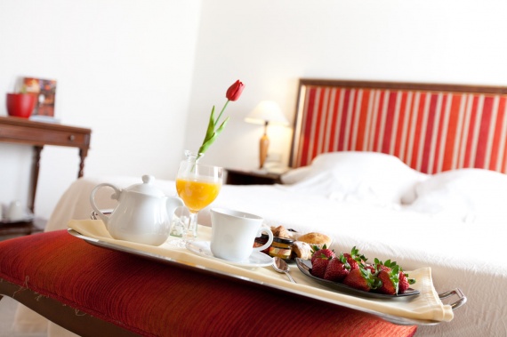 Delicioso y romántico desayuno en el Hotel Adhoc Valencia.