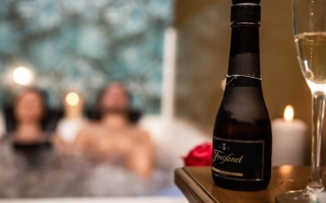 Regalo Romántico para boda, aniversario con masaje y jacuzzi